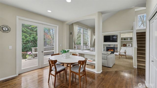 24608 SE 2nd Place, Sammamish, WA 98074
