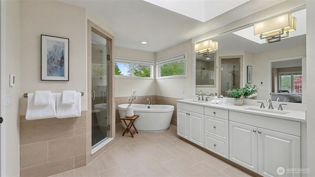 24608 SE 2nd Place, Sammamish, WA 98074