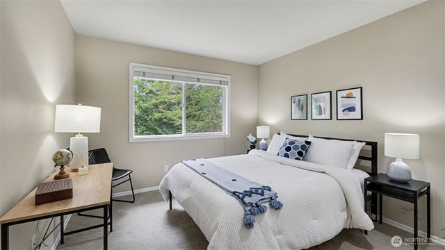 24608 SE 2nd Place, Sammamish, WA 98074