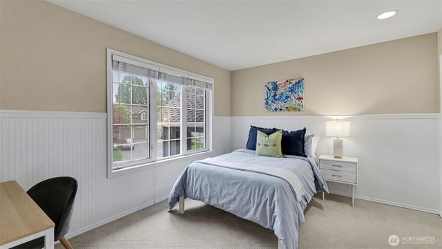 24608 SE 2nd Place, Sammamish, WA 98074