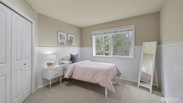 24608 SE 2nd Place, Sammamish, WA 98074