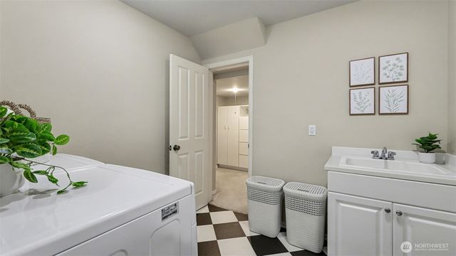 24608 SE 2nd Place, Sammamish, WA 98074