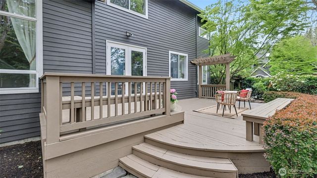 24608 SE 2nd Place, Sammamish, WA 98074