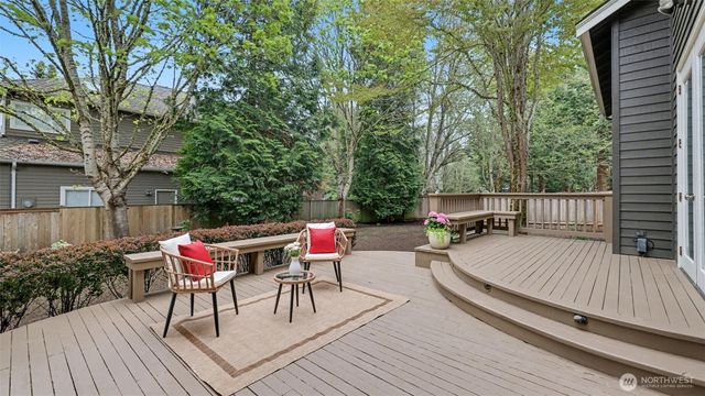 24608 SE 2nd Place, Sammamish, WA 98074