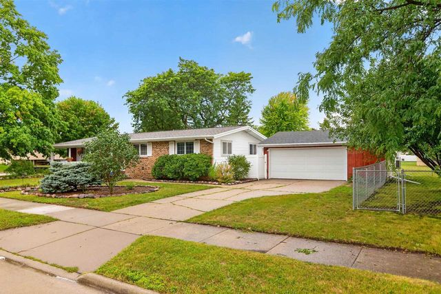 1135 WINDSOR STREET, Oshkosh, WI 54902