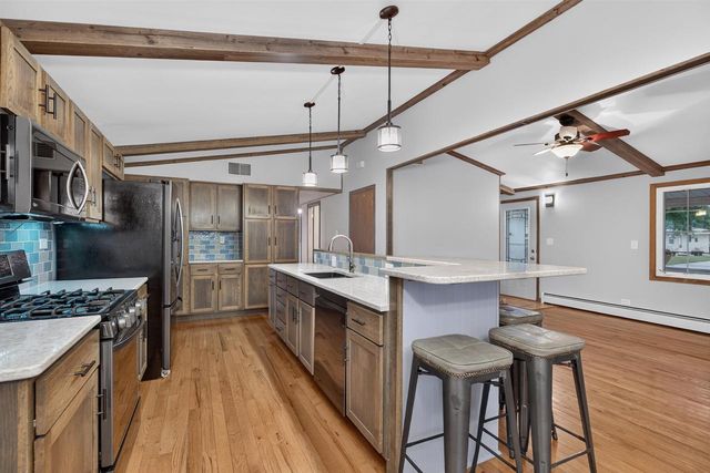 1135 WINDSOR STREET, Oshkosh, WI 54902