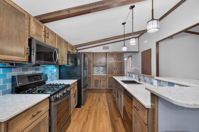 1135 WINDSOR STREET, Oshkosh, WI 54902