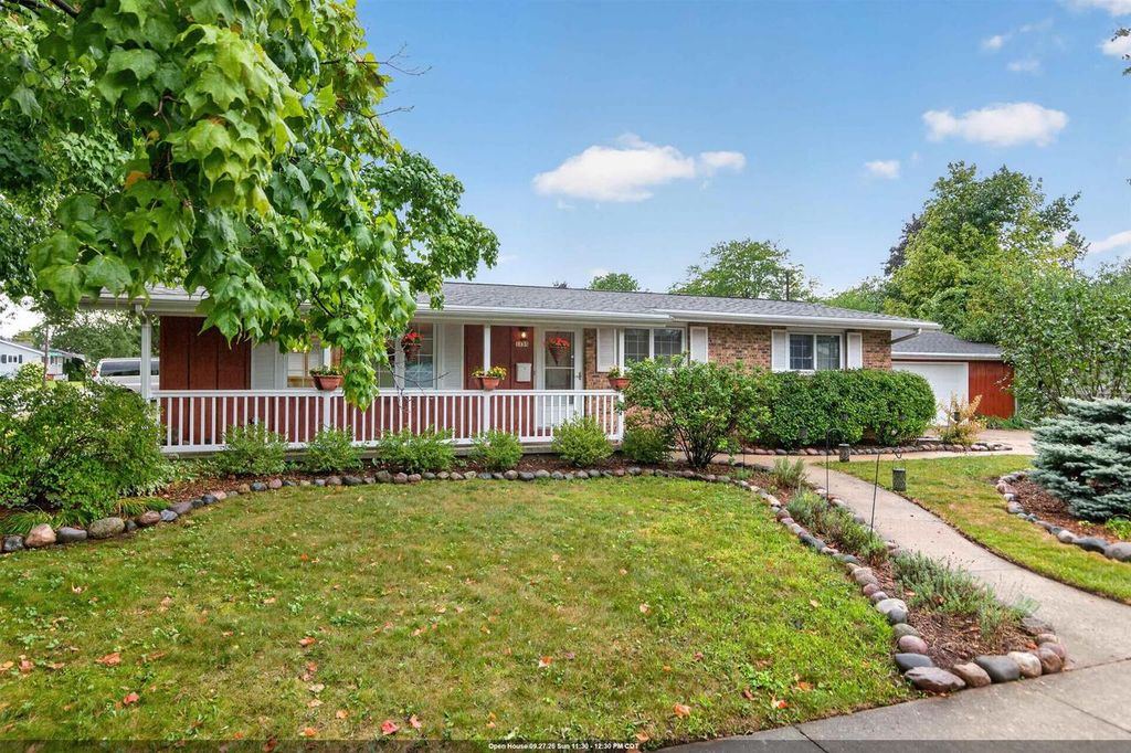 1135 WINDSOR STREET, Oshkosh, WI 54902