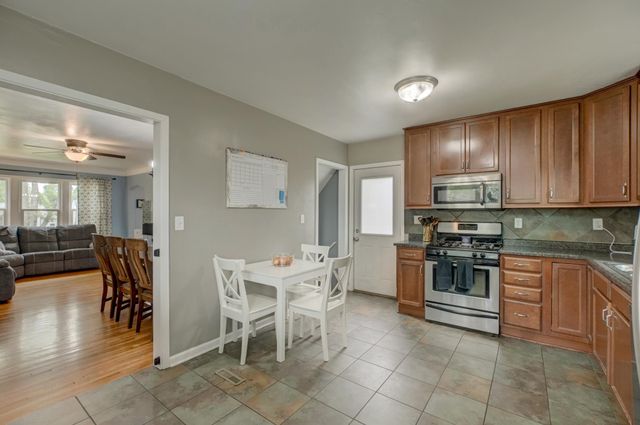 1742 Nevada Avenue E, Saint Paul, MN 55106