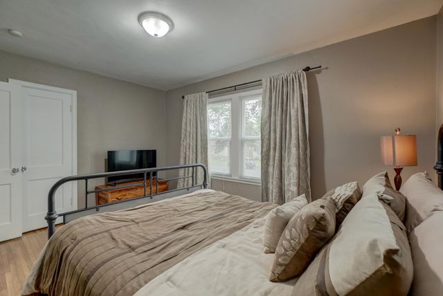 1742 Nevada Avenue E, Saint Paul, MN 55106