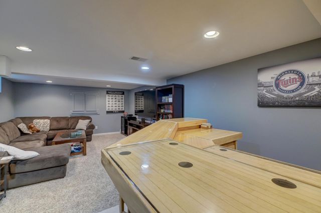 1742 Nevada Avenue E, Saint Paul, MN 55106