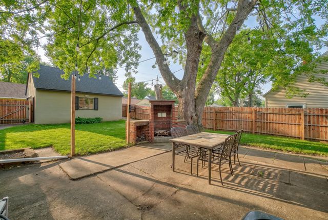 1742 Nevada Avenue E, Saint Paul, MN 55106