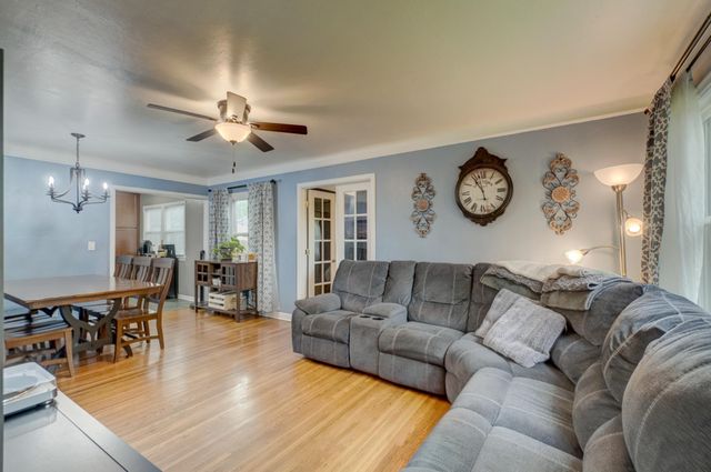 1742 Nevada Avenue E, Saint Paul, MN 55106