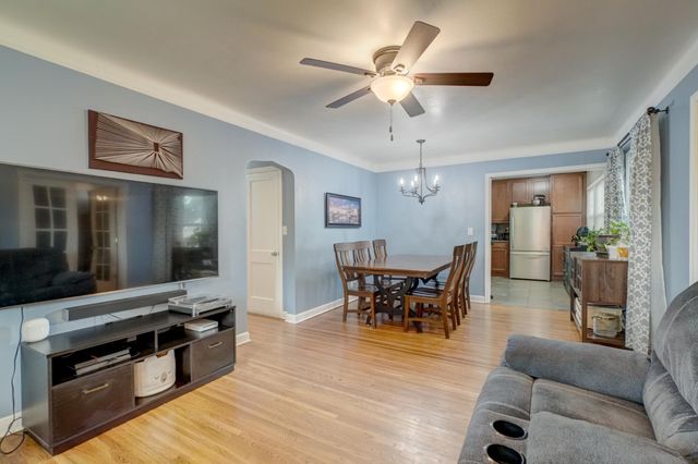 1742 Nevada Avenue E, Saint Paul, MN 55106