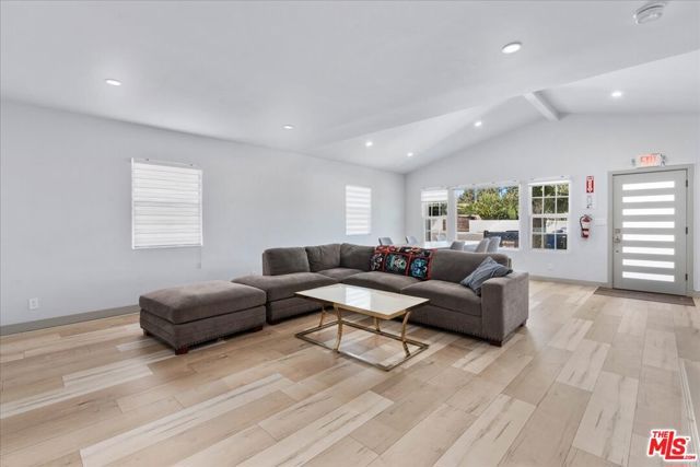 1213 S California Avenue, Monrovia, CA 91016