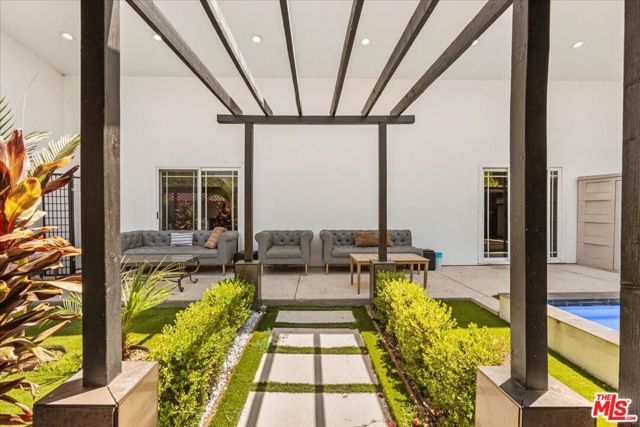 1213 S California Avenue, Monrovia, CA 91016