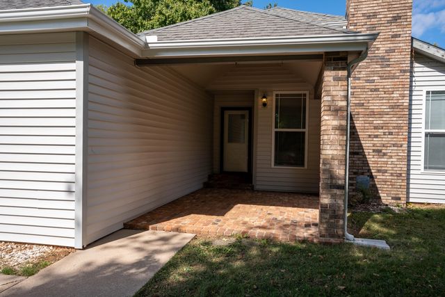 4135 E Autumn Court, Springfield, MO 65802