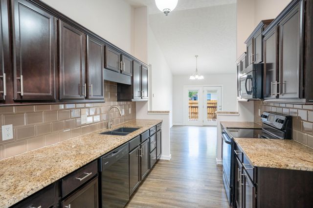 4135 E Autumn Court, Springfield, MO 65802