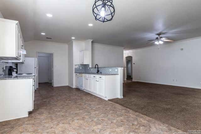 128 Hidden Cave, Cibolo, TX 78108