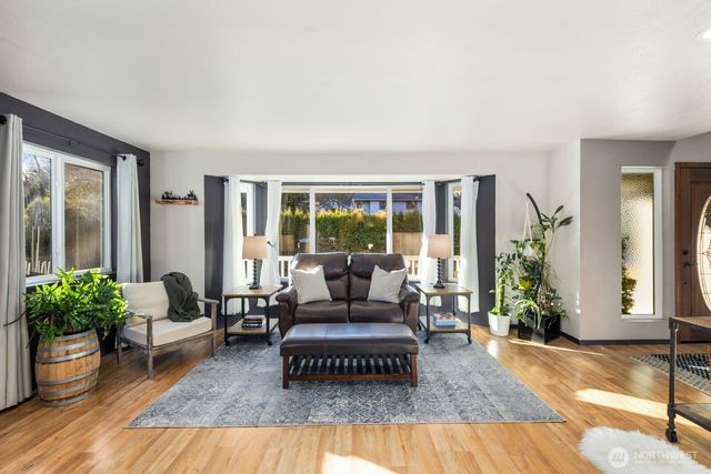 13015 183rd AVE SE, Snohomish, WA 98290