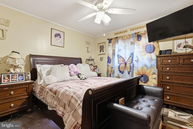 12 GRIDIRON RD, Levittown, PA 19057