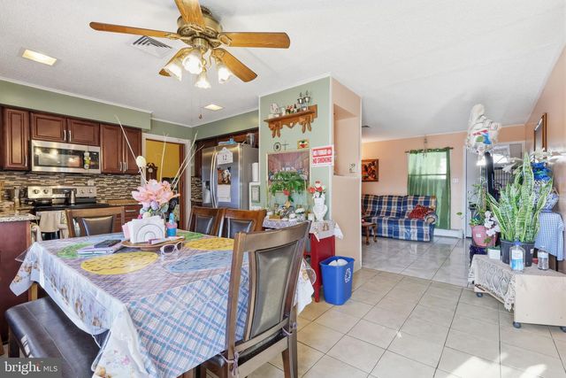 12 GRIDIRON RD, Levittown, PA 19057