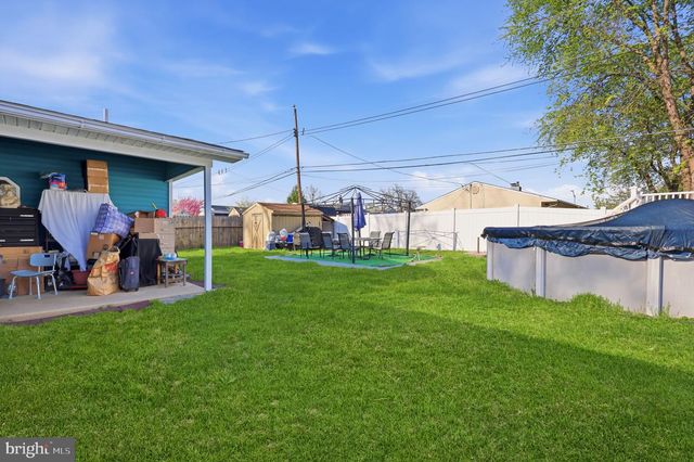 12 GRIDIRON RD, Levittown, PA 19057