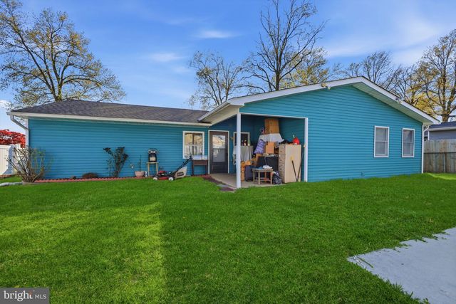 12 GRIDIRON RD, Levittown, PA 19057