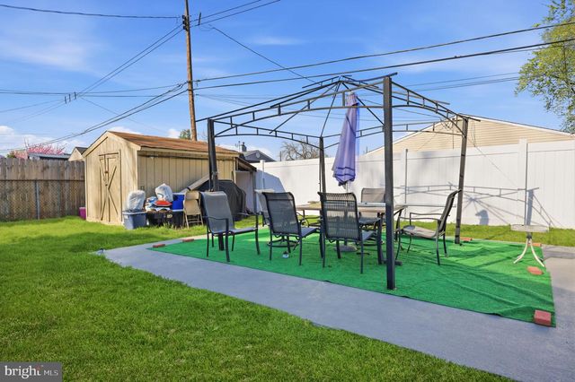 12 GRIDIRON RD, Levittown, PA 19057