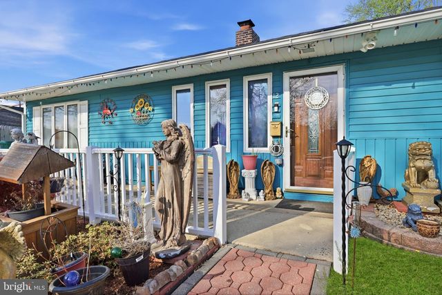 12 GRIDIRON RD, Levittown, PA 19057