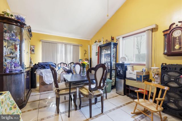 12 GRIDIRON RD, Levittown, PA 19057