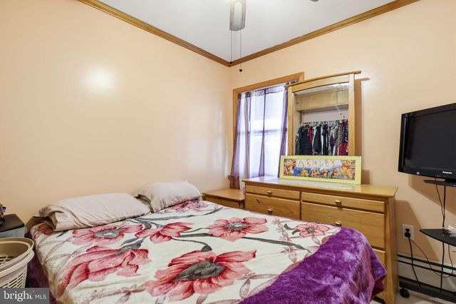 12 GRIDIRON RD, Levittown, PA 19057