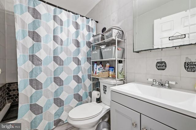 12 GRIDIRON RD, Levittown, PA 19057