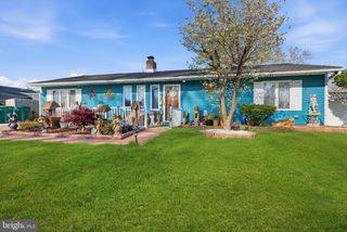 12 GRIDIRON RD, Levittown, PA 19057