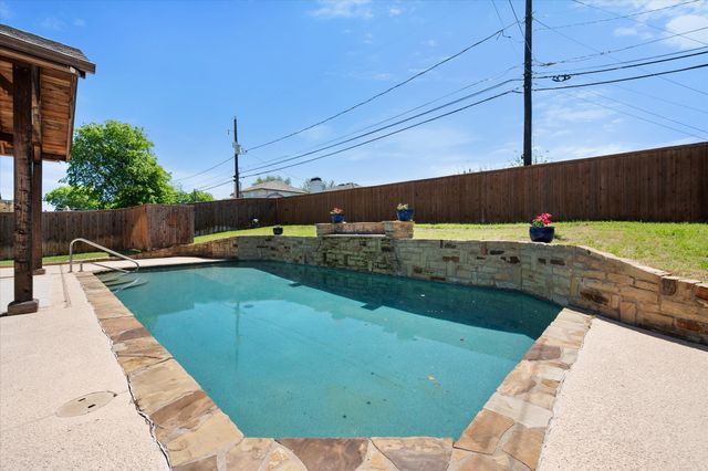 1202 Angel Fire Lane, Arlington, TX 76001