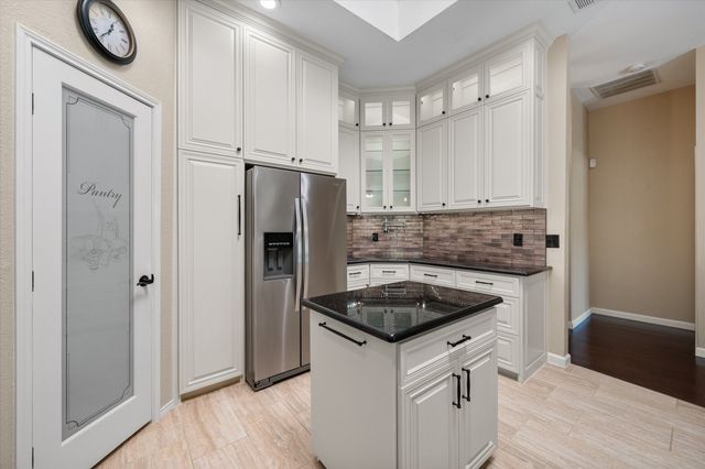 1202 Angel Fire Lane, Arlington, TX 76001