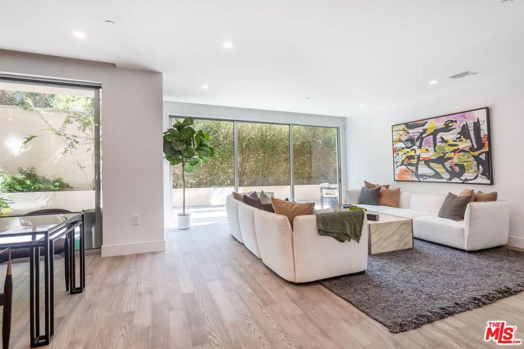 728 N Sweetzer Avenue 109, Los Angeles, CA 90069