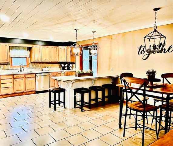18610 M 86, Three Rivers, MI 49093