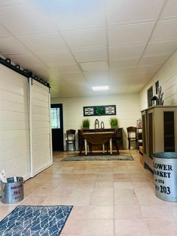 18610 M 86, Three Rivers, MI 49093