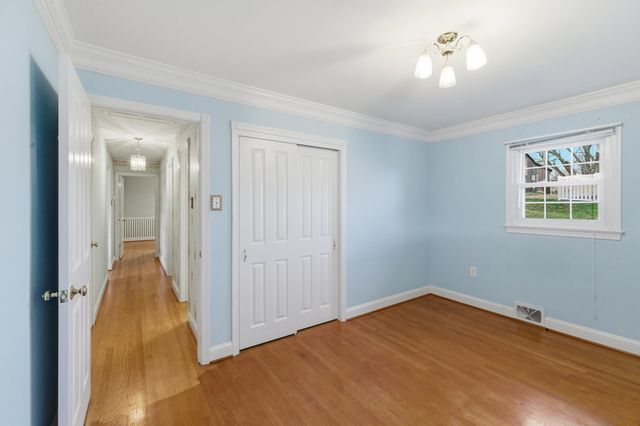 410 W NORTH ST, Woodstock, VA 22664