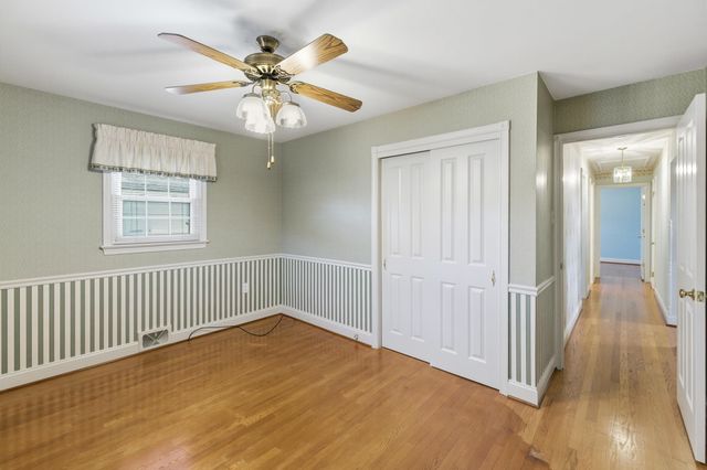 410 W NORTH ST, Woodstock, VA 22664