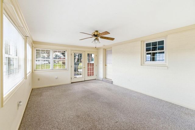 410 W NORTH ST, Woodstock, VA 22664