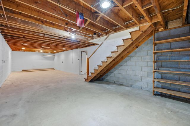 410 W NORTH ST, Woodstock, VA 22664