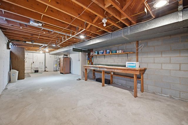 410 W NORTH ST, Woodstock, VA 22664