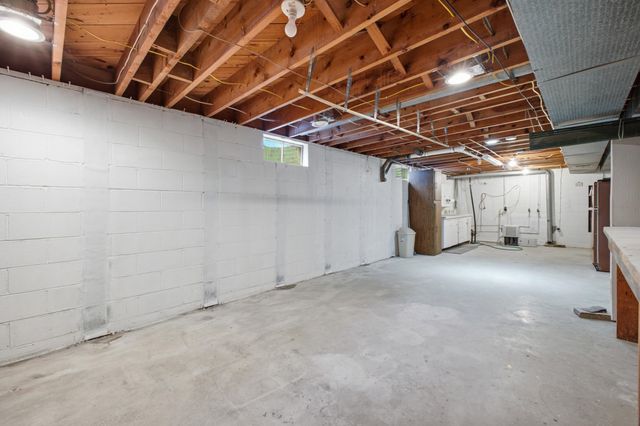 410 W NORTH ST, Woodstock, VA 22664