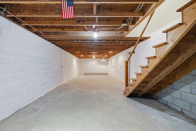 410 W NORTH ST, Woodstock, VA 22664