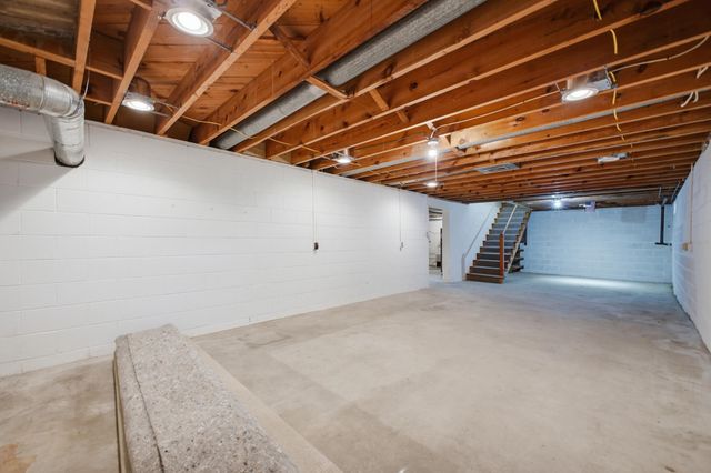 410 W NORTH ST, Woodstock, VA 22664
