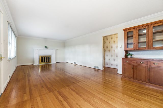 410 W NORTH ST, Woodstock, VA 22664