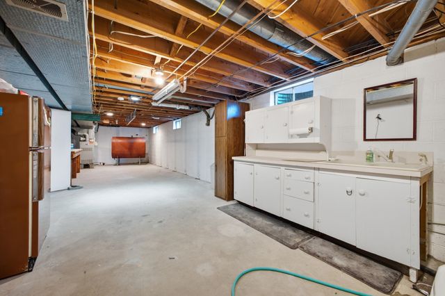 410 W NORTH ST, Woodstock, VA 22664