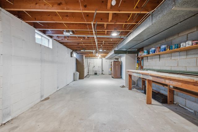 410 W NORTH ST, Woodstock, VA 22664